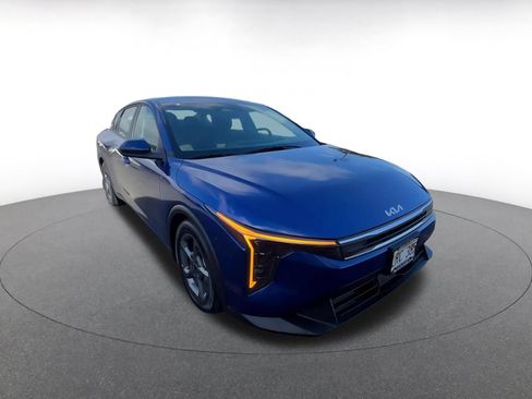Used 2025 Kia K4 FWD image 3