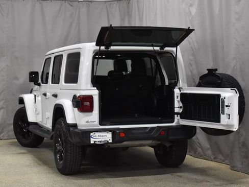 Used 2022 Jeep Wrangler Unlimited Sahara image 32