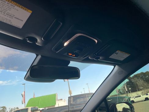 Used 2023 Toyota Corolla SE image 19