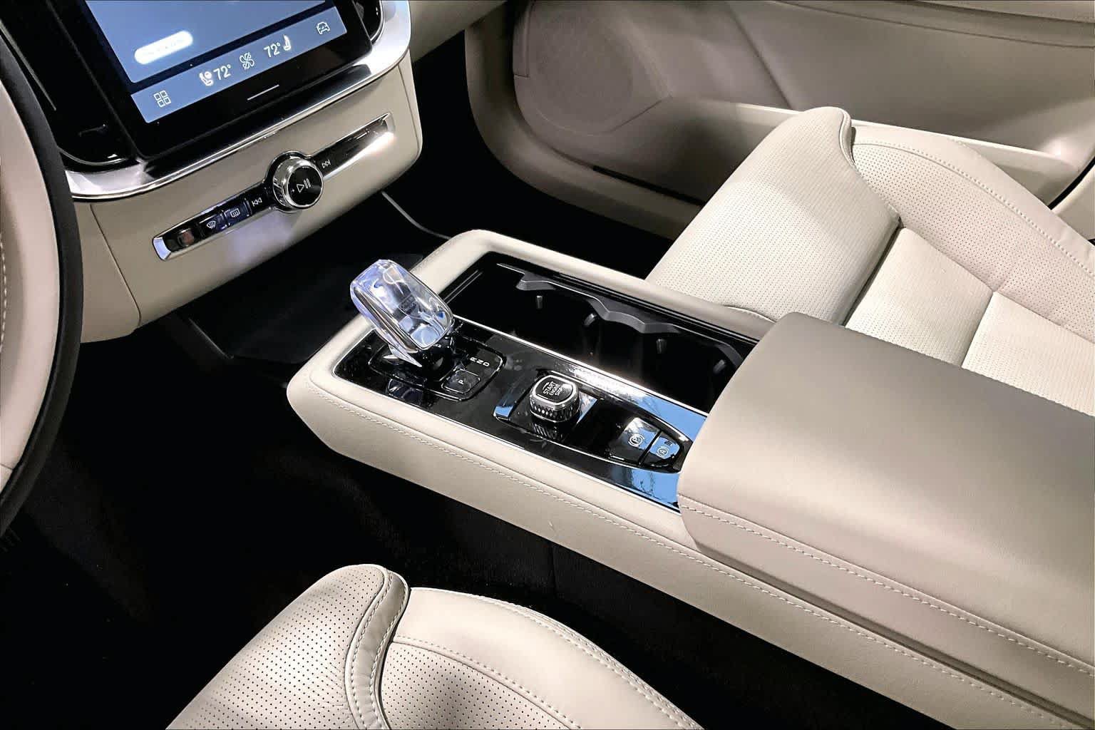 New 2026 Volvo XC90 T8 Ultra w/ Protection Package Premier AWD/4WD image 10