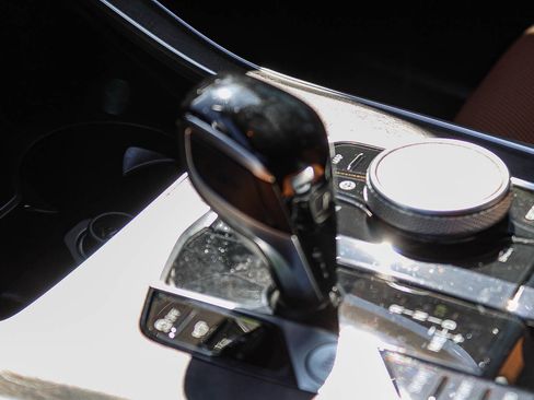 Used 2023 BMW X5 xDrive40i w/ Parking Assistance Package image 19