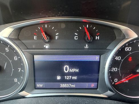 Used 2023 GMC Terrain SLT image 14