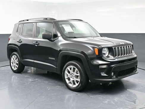 Used 2022 Jeep Renegade Latitude image 3