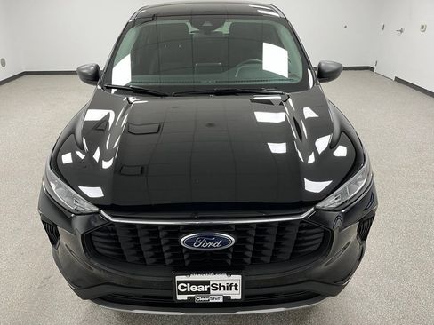 Used 2025 Ford Escape Active AWD/4WD image 3