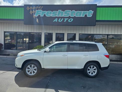 Used 2013 Toyota Highlander SE AWD/4WD image 1