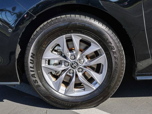 Certified 2024 Toyota Sienna LE image 29