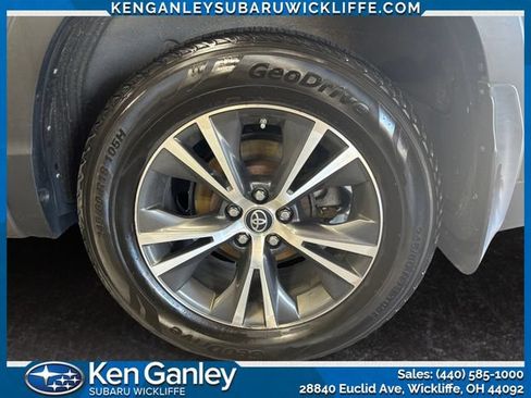Used 2017 Toyota Highlander Plus AWD/4WD image 22