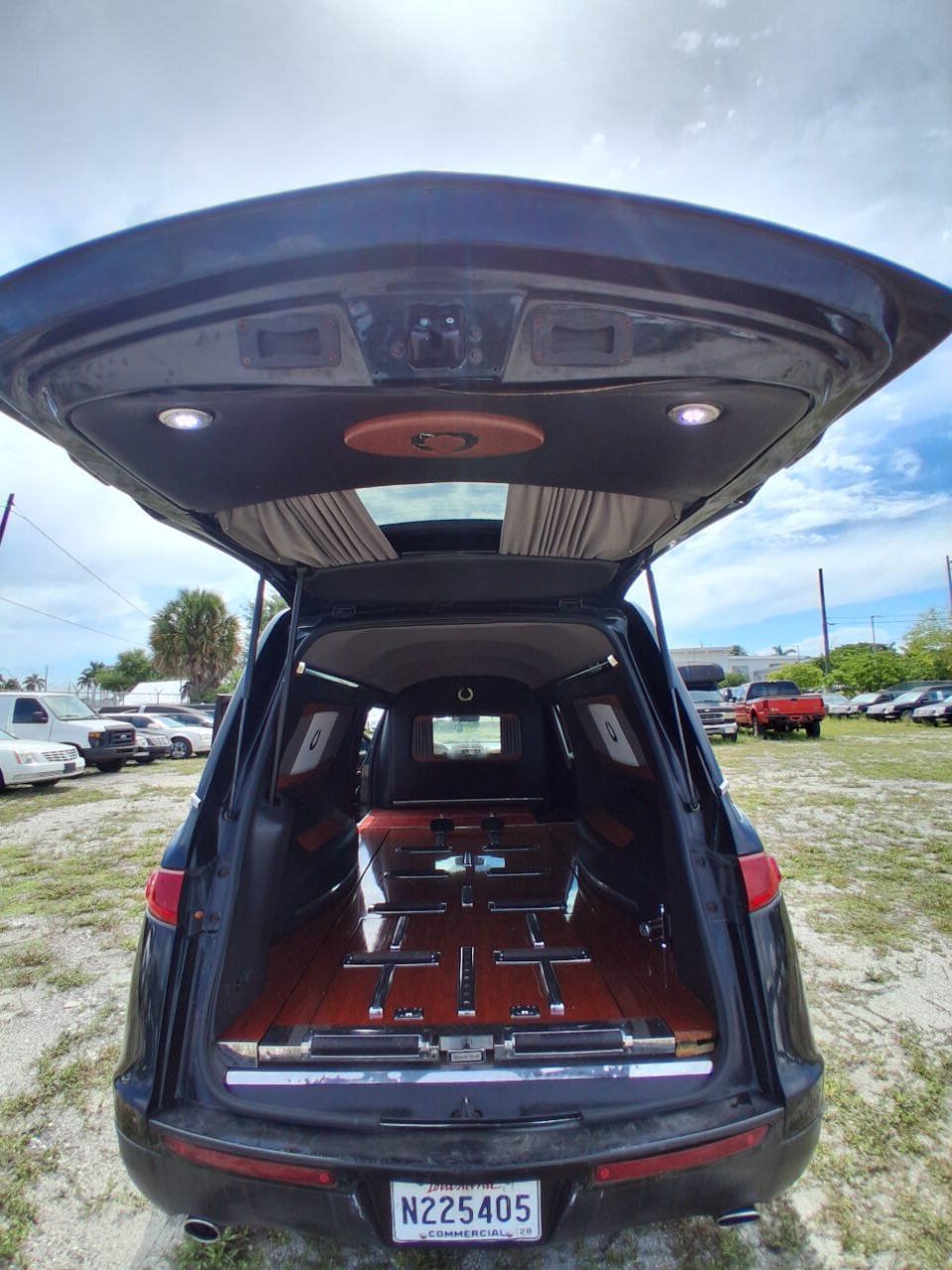 Used 2013 Lincoln MKT AWD image 19