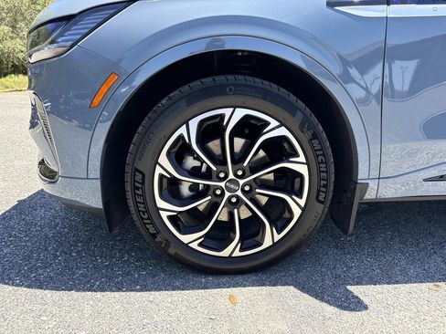 Certified 2025 Lincoln Nautilus Reserve AWD/4WD image 10