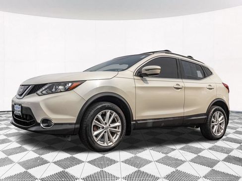 Used 2018 Nissan Rogue Sport SV w/ SV All-Weather Package AWD/4WD image 5