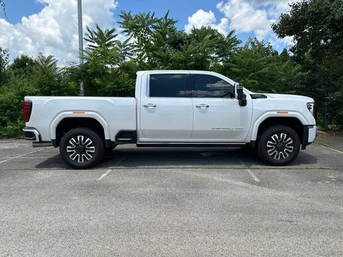 Used 2025 GMC Sierra 2500 Denali Ultimate w/ Max Trailering Package AWD/4WD image 2