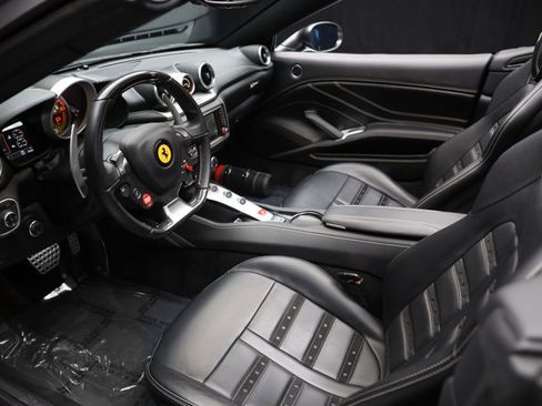 Used 2016 Ferrari California T image 58