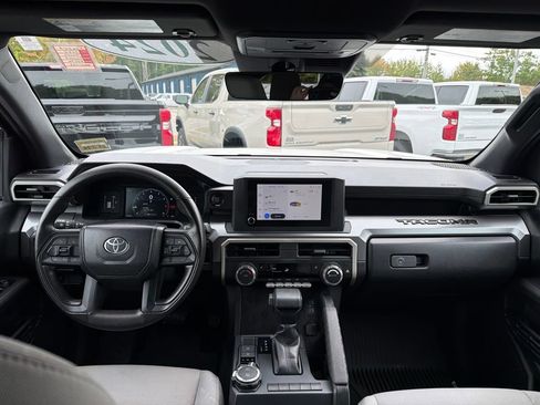 Used 2024 Toyota Tacoma SR5 AWD/4WD image 12