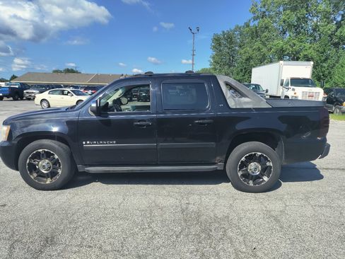 Used 2007 Chevrolet Avalanche LT w/ LT Preferred Equipment Group image 5