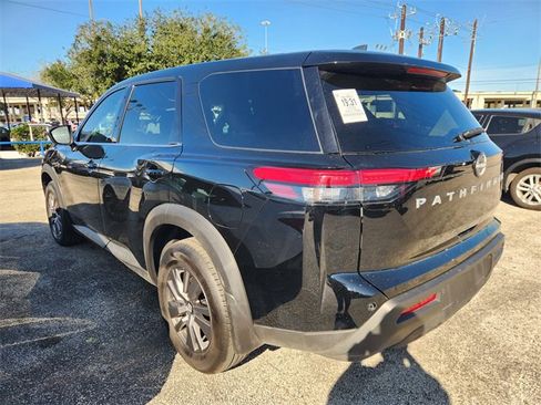 Used 2025 Nissan Pathfinder S image 4
