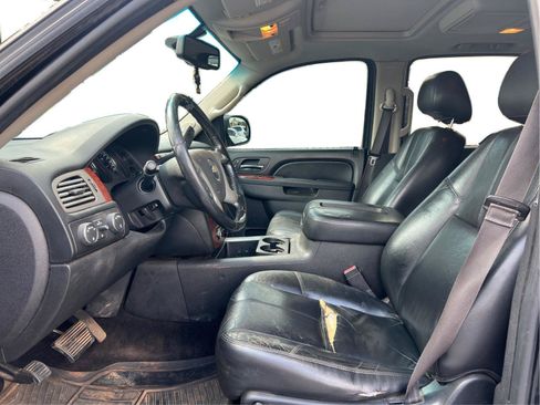 Used 2014 Chevrolet Suburban LT AWD/4WD image 10