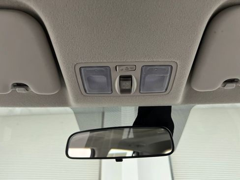 Used 2025 Hyundai Venue SEL FWD image 52