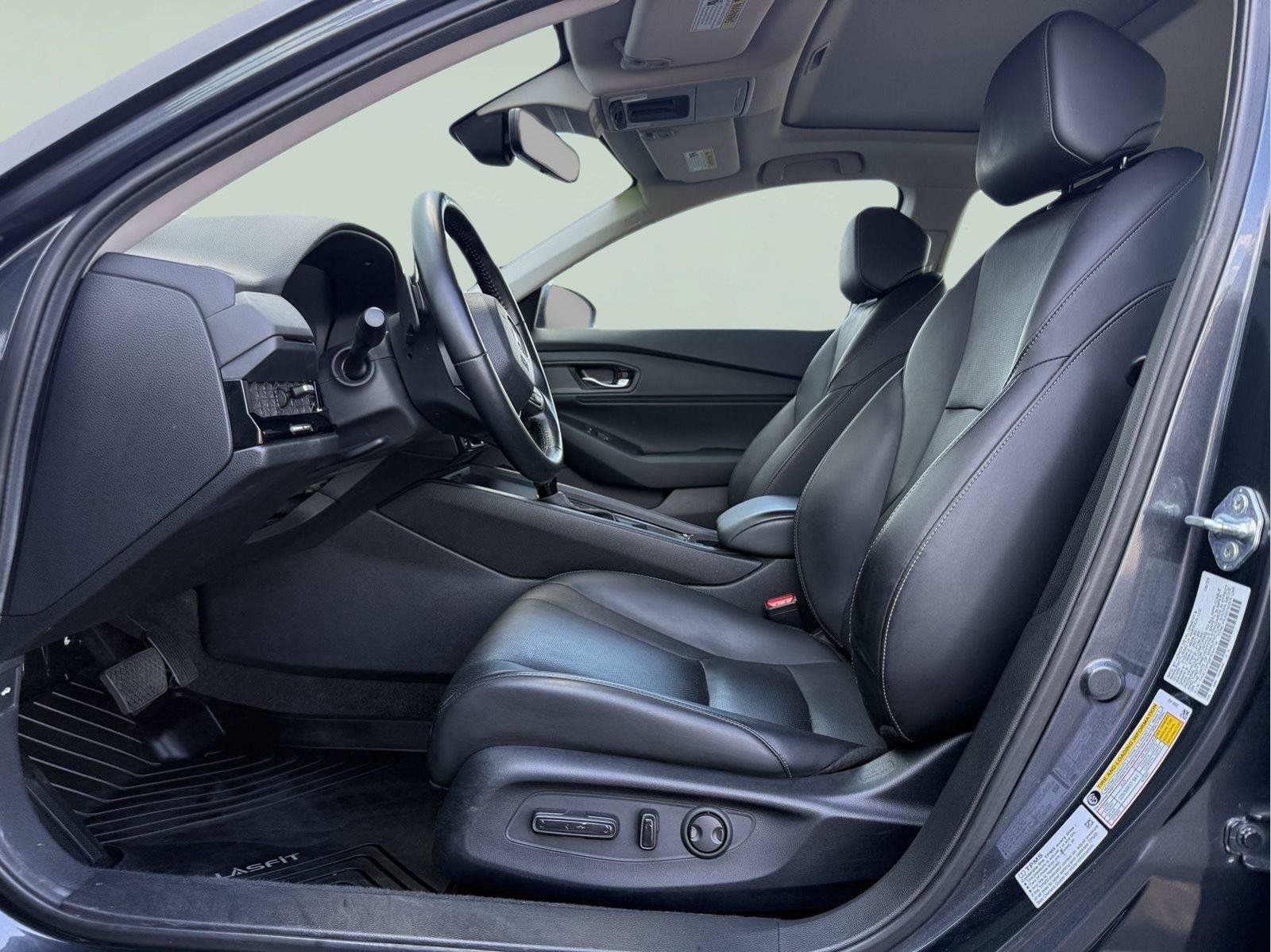 Used 2023 Honda Accord EX-L image 9