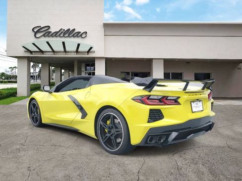 Used 2024 Chevrolet Corvette Stingray Premium Conv w/ Z51 Performance Package image 3