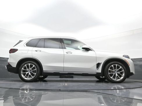 Used 2024 BMW X5 xDrive40i w/ Premium Package AWD/4WD image 29
