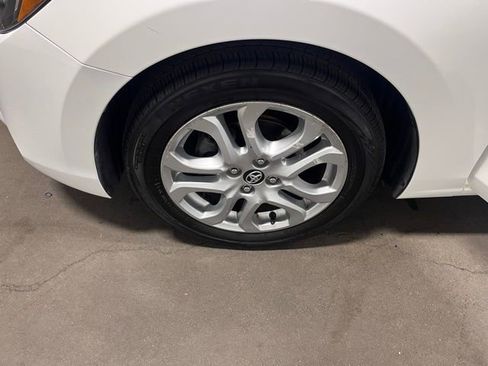 Used 2017 Toyota Yaris iA image 29