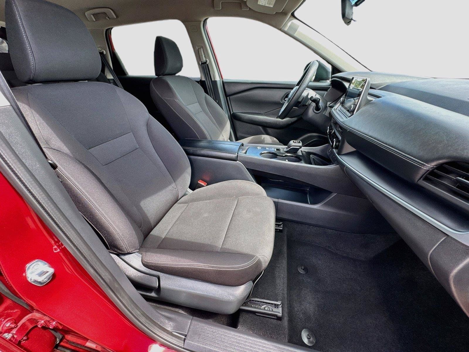 Used 2025 Nissan Rogue S FWD image 28