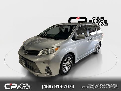 Used 2020 Toyota Sienna XLE FWD image 3