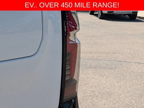 Used 2025 Chevrolet Silverado EV RST AWD/4WD image 9