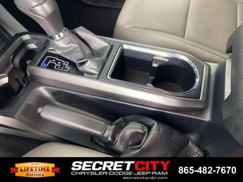 Used 2018 Toyota Tacoma TRD Off-Road AWD/4WD image 24