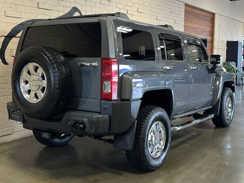 Used 2009 HUMMER H3 Luxury AWD/4WD image 4