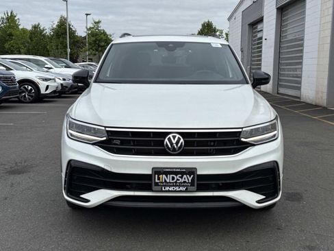 Used 2023 Volkswagen Tiguan SE R-Line AWD/4WD image 7