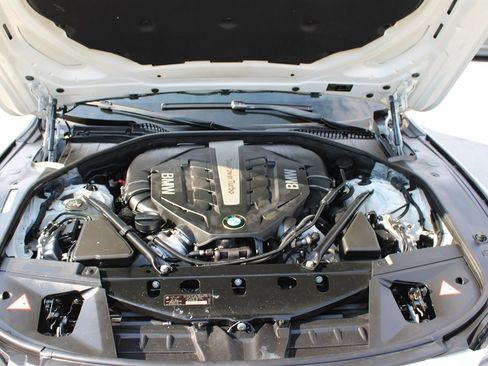 Used 2014 BMW 750Li image 35