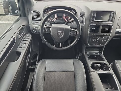 Used 2020 Dodge Grand Caravan SXT w/ Driver Convenience Group FWD image 36