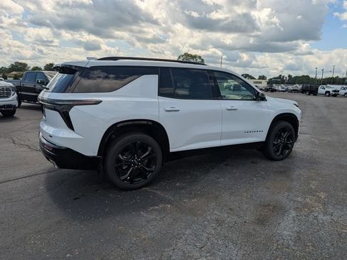 New 2027 Chevrolet Traverse RS w/ LPO, Floor Liner Package AWD/4WD image 8