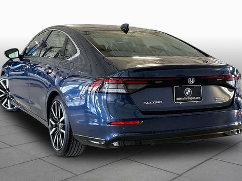 Used 2024 Honda Accord Touring image 11