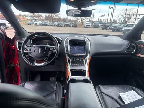 Used 2020 Lincoln Nautilus Reserve image 12