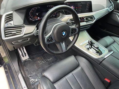 Used 2022 BMW X5 xDrive40i w/ M Sport Package AWD/4WD image 4