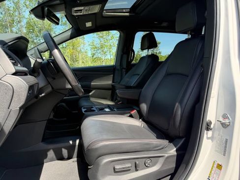 Used 2025 Honda Odyssey Sport-L image 11