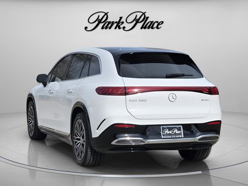 Used 2023 Mercedes-Benz EQS 580 4MATIC SUV image 3