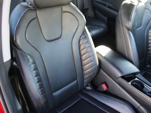 Used 2024 Hyundai Elantra Limited FWD image 12