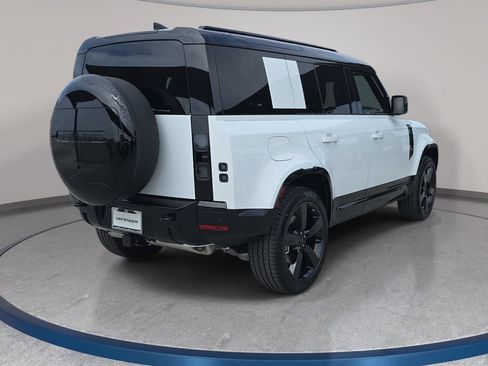 New 2026 Land Rover Defender 110 X-Dynamic SE AWD/4WD image 5