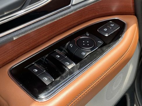 Used 2021 Lincoln Navigator Reserve w/ Luxury Package AWD/4WD image 18