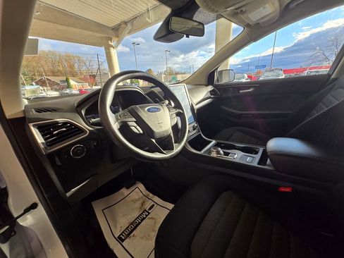 Used 2022 Ford Edge SE image 10