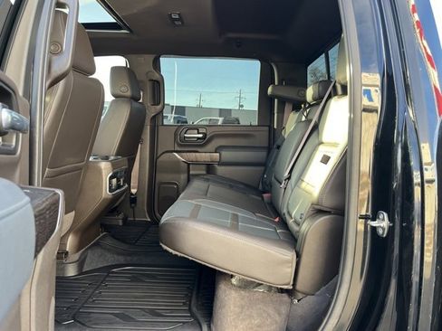 Used 2022 GMC Sierra 3500 Denali w/ Denali Ultimate Package image 27
