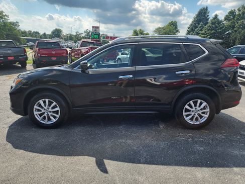 Used 2018 Nissan Rogue SV w/ Premium Package image 4