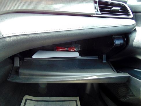 Used 2020 Toyota Camry XSE image 25