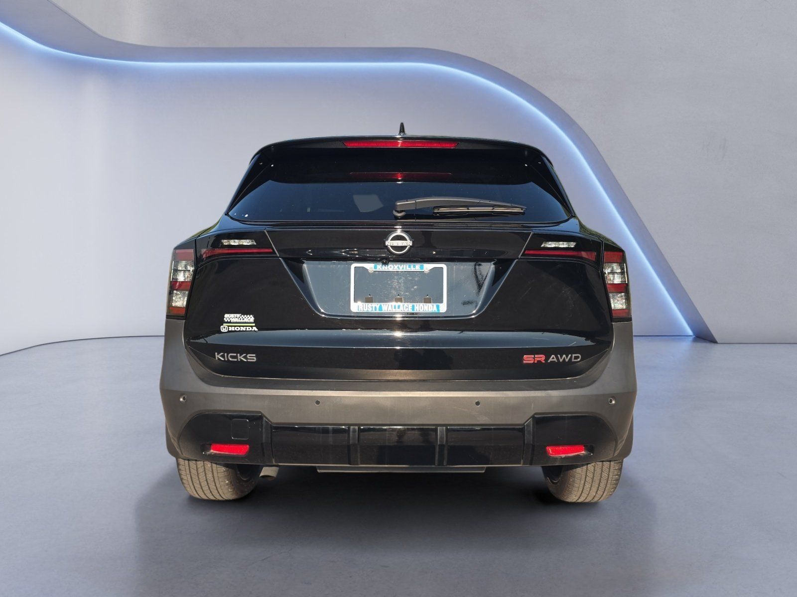 Used 2025 Nissan Kicks SR AWD/4WD image 4