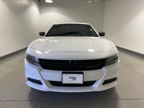 Used 2019 Dodge Charger SXT RWD image 2