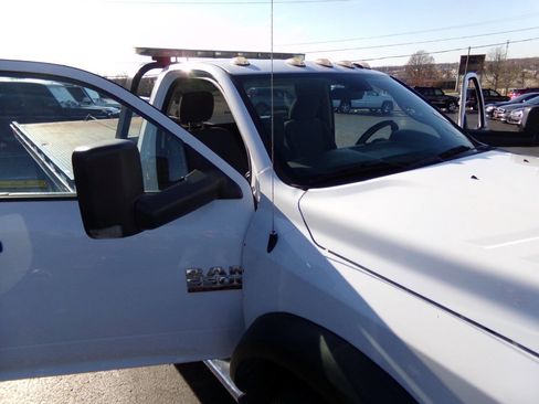 Used 2018 RAM 5500 SLT w/ Quick Order Package 29G SLT image 46