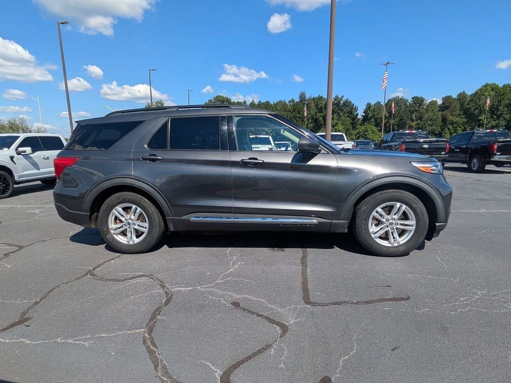 Used 2020 Ford Explorer XLT w/ Equipment Group 202A RWD image 3